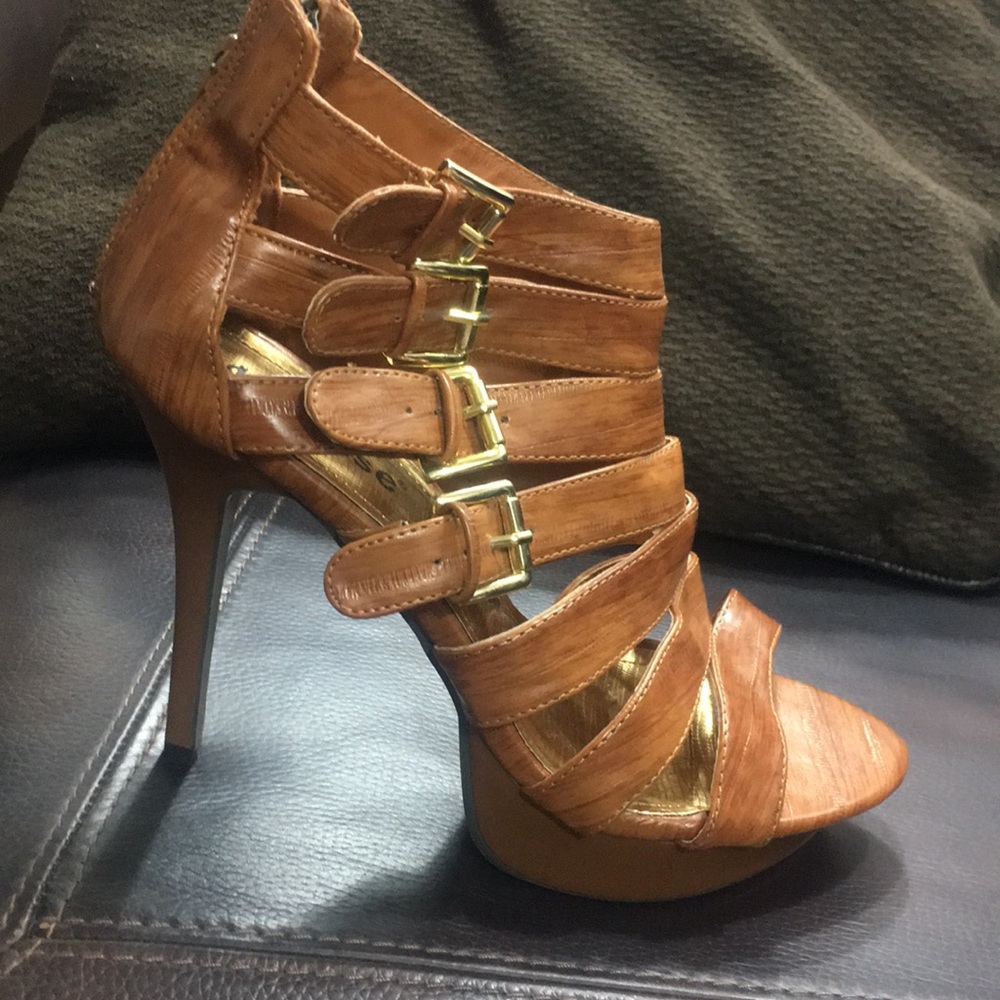 Brown doll house size 9 stiletto heel